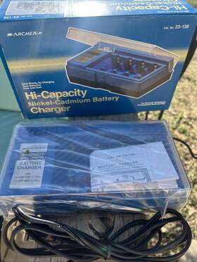 23-138 Archer Vintage Hi-capacity Ni-cd Battery Charger C And D - Nos New