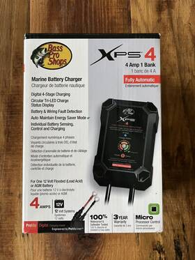 Bass Pro Shops 031669371040 Xps 4 Amp 1 Bank Marine Battery Charger Fully Automatic 12 Volt