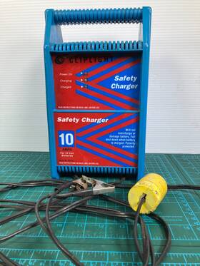 910121 Battery Cliplight Deep Cycle Safety Charger # 10 Amp Gnb 12v Tested Works