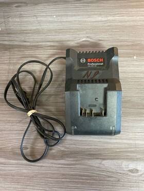Pso031804 Bosch Gal18v-40 Tool