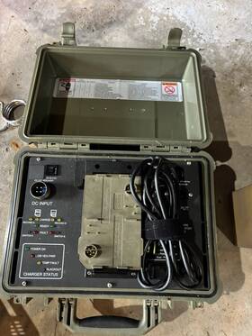 Btc-uni05 Bren-tronics Soldier Portable Charger Lite With 3 2590 Rechargeable Batteries