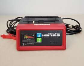 62400 Centech Battery Charger 6/12 Volt 6/2 Amp Motorcycle Car Truck #62400 Tested