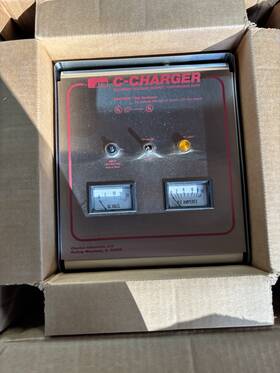 Ae1206 Charles Battery C-charger 12 Vdc 6 Amp