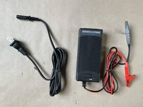 Dakch12v3a Dakota Lithium 12v 3a Lifepo4 Battery Charger Black Ac/dc Mains