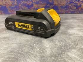 P06022946 Dewalt Dcb203g