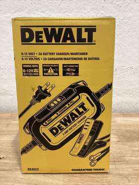Dxaec2 Dewalt Professional 2amp Automotive Battery Charger And Maintainer