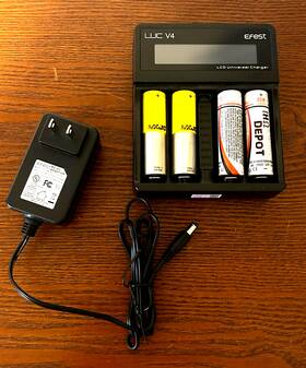 Ai0s003820l Efest Luc V4 Lcd Universal Charger With Battery And Power Supply