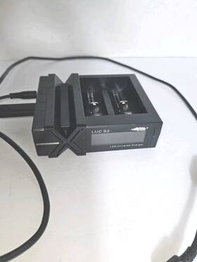 Luc-s2 Efest Lcd Universal Battery Charger - Luc S2