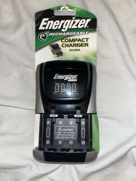Energizer 039800056900 E2 Rechargeable Compact Battery Charger For Aa And Aaa