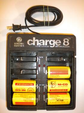 49b111jd03001 Ge Vintage Working General Electric Charge 8 Rechargeable Battery Charger And 5 Ds