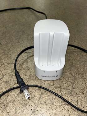 1013759 Hunter Douglas Dual Charging Station For Battery Wands