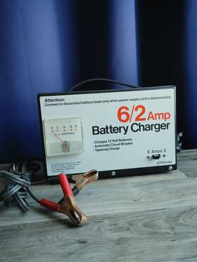 8031000-4 Jc Penny Vintage Battery Charger 6/2 Amps 12 Volt