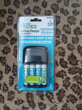 R2g2c Lenmar Genuine Compact Aa / Aaa Charger For 1-2 Batteries - New Unopen