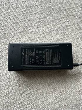 Jy-294200 Li-ion Charger 29.4v 2.0a Used Working