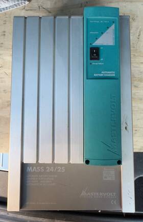 04-00-20250 Mastervolt 04-00-20520 Mass 24/25-2 25 Amp 24v Battery Charger Mpn
