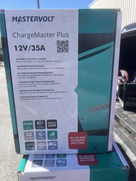 44310355 Mastervolt Chargemaster Plus 12v/35a