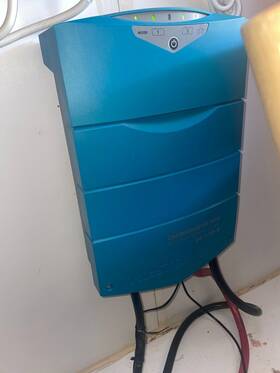 44321105 Mastervolt Chargemaster Plus - 24v 110 Amp 2 Bank