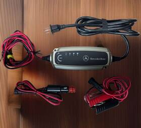 000-982-29-21 Mercedes Genuine Benz Battery Charger 12v Trickle Charging Function A0009822921