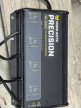 1834602 Minn Kota 4 Bank 15a On-board Precision Charger - Black