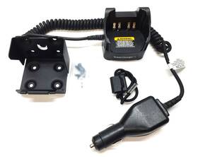 020986 Motorola Unbranded Car Travel Charger For Radio With Bracket Used