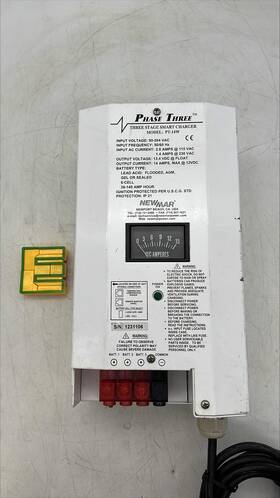 445-4868-0 Newmar Pt-14w Battery Charger In 90-264vac Out 12vdc 14a Used