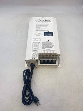 445-4871-0 Newmar Pt-24-20w Phase Three Battery Charger 24vdc 20a Used