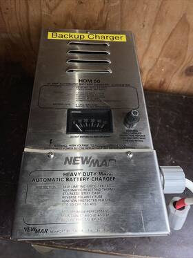 50heavy Newmar Hdm-50 Hdm 50 Amp Heavy Duty 12v 3 Banks 6 Cell Battery Charger