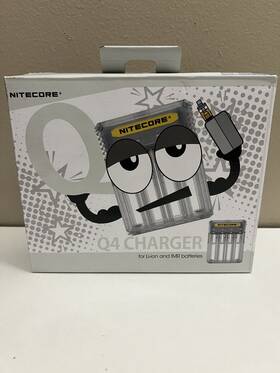 Nitecore 952506492527 Q4 Intellicharger Universal Smart Quick Charger