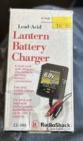 23-389 Radioshack 6 Volt Lead Acid Lantern Battery Charger With Alligator Clips #23-389