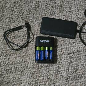2004a Rayovac Aa/aaa Usb Multipurpose Battery Charger For 4 Batteries 2960mah