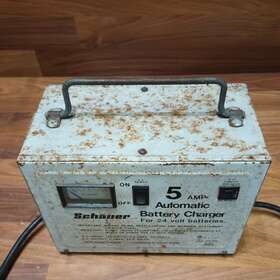 0635-01 Schauer Japlar 24 Volt Automatic Battery Charger 5amp Wheelchair Scooter