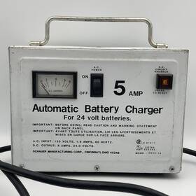 0635-14 Schauer 24 Volt 5 Amp Automatic Battery Charger - Model Vintage Rare