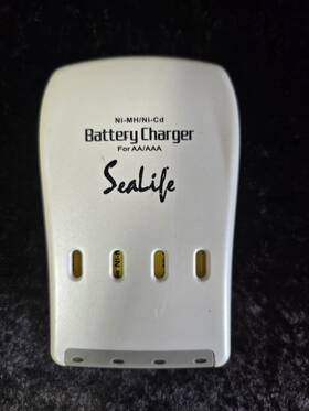Sl19002 Sealife Battery Quick Charger Ni-mh Ni-cd Rechargeable Batteries Aa Aaa