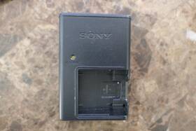 Np-fd1 Sony 631868220035 Bc-csd Battery Charger For Np-bd1/ Lithium Ion Batteries Oem