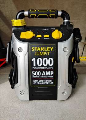 Stanley 445029153178 Jumpit Portable Jump Starter 1000/500 Amps Charger Compressor Led Usb