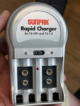 Acc-m1067-01 Sunpak Model V-3969 Rapid Charger For Ni-mh And Ni-cd Batteries